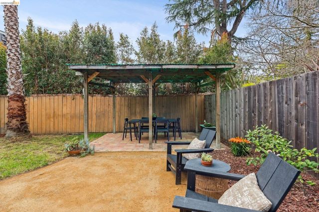 2465 Alida St, Oakland, CA 94602