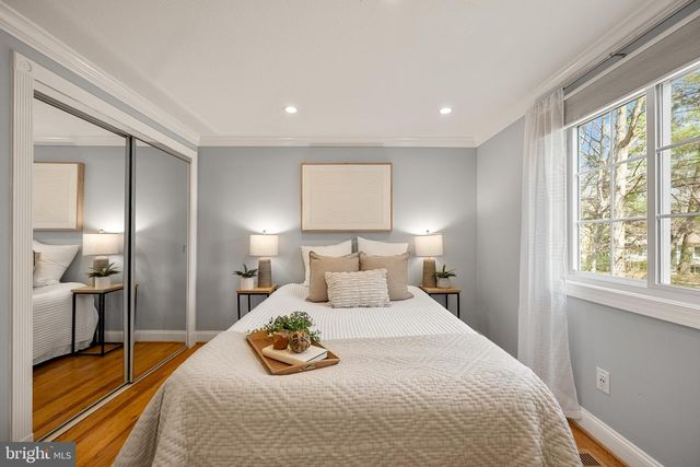 8463 YELLOW LEAF CT, Springfield, VA 22153