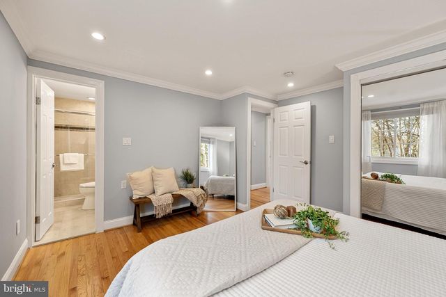 8463 YELLOW LEAF CT, Springfield, VA 22153