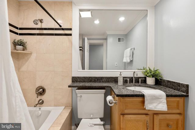 8463 YELLOW LEAF CT, Springfield, VA 22153