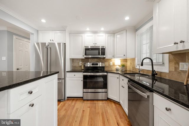 8463 YELLOW LEAF CT, Springfield, VA 22153