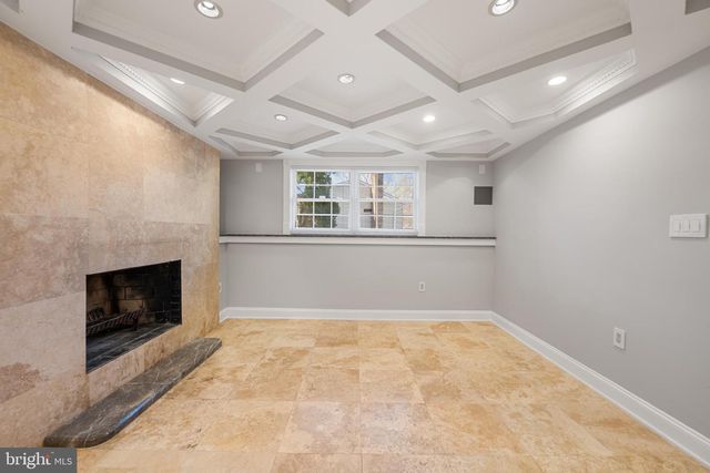 8463 YELLOW LEAF CT, Springfield, VA 22153