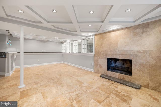 8463 YELLOW LEAF CT, Springfield, VA 22153