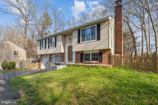 8463 YELLOW LEAF CT, Springfield, VA 22153