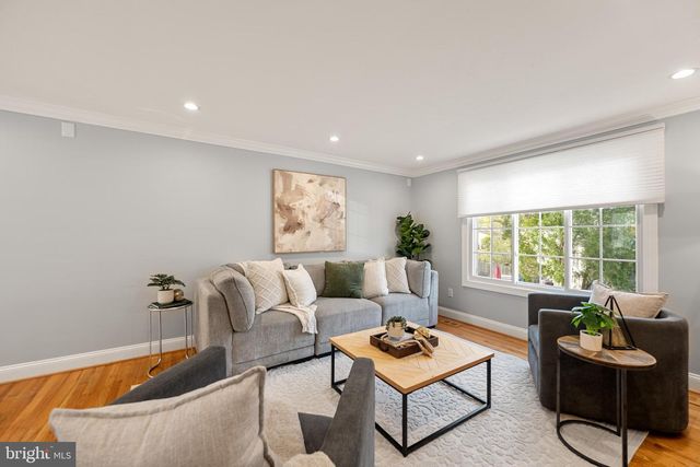 8463 YELLOW LEAF CT, Springfield, VA 22153