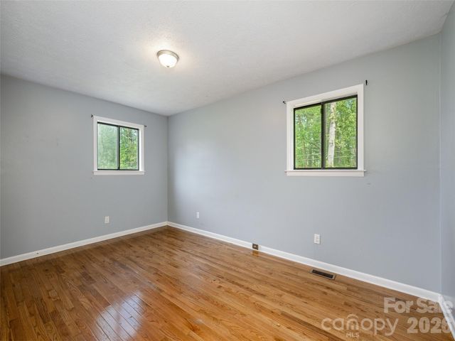 126 Upward Acres Street, East Flat Rock, NC 28726