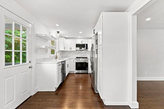 7 Franklin St, Boston, MA 02136