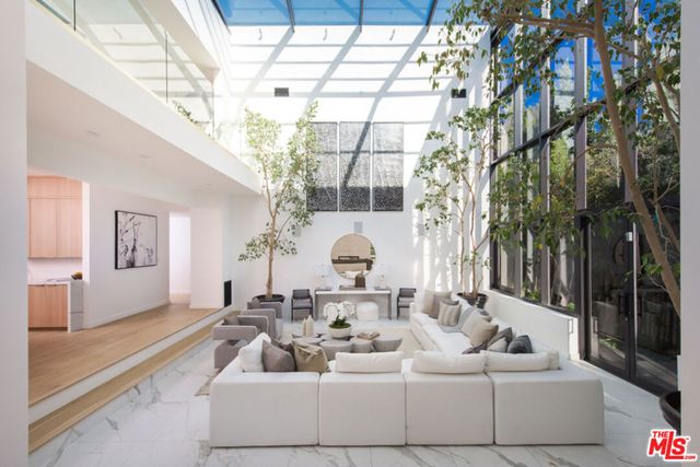 1378 N DOHENY Drive, Los Angeles, CA 90069