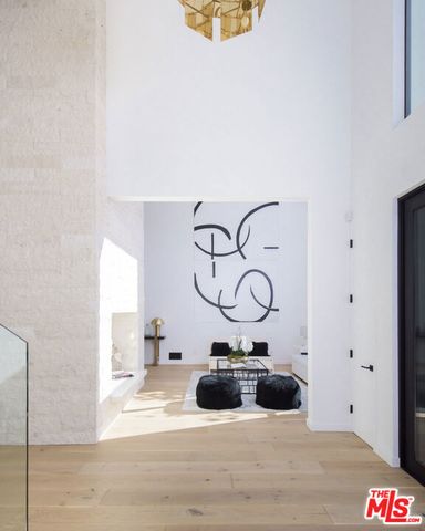 1378 N DOHENY Drive, Los Angeles, CA 90069