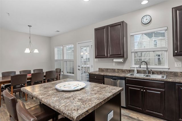 236 Thornapple Ln, Cranberry Twp, PA 16066