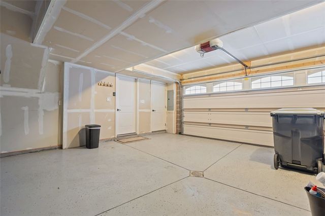 236 Thornapple Ln, Cranberry Twp, PA 16066