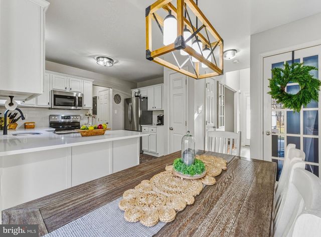 181 ROOSEVELT AVE, Franklinville, NJ 08322