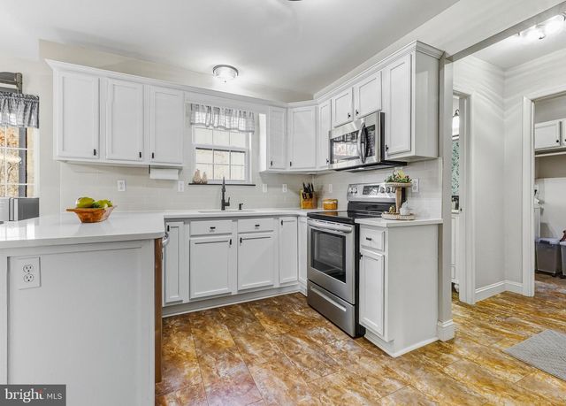 181 ROOSEVELT AVE, Franklinville, NJ 08322