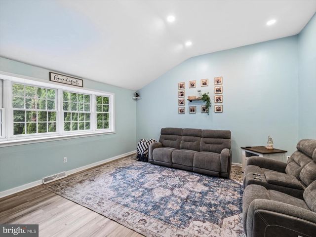 105 OVERLOOK AVE, Willow Grove, PA 19090