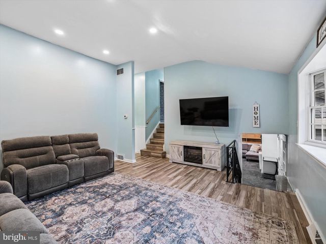 105 OVERLOOK AVE, Willow Grove, PA 19090