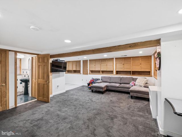 105 OVERLOOK AVE, Willow Grove, PA 19090