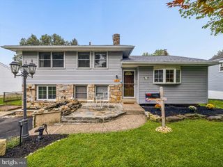 105 OVERLOOK AVE, Willow Grove, PA 19090