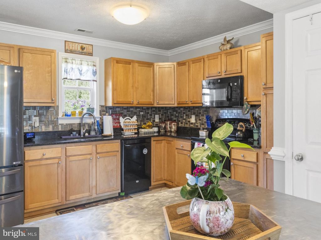 Image 15 of property listing at 43430 BROWNS LN, Leonardtown, MD 20650