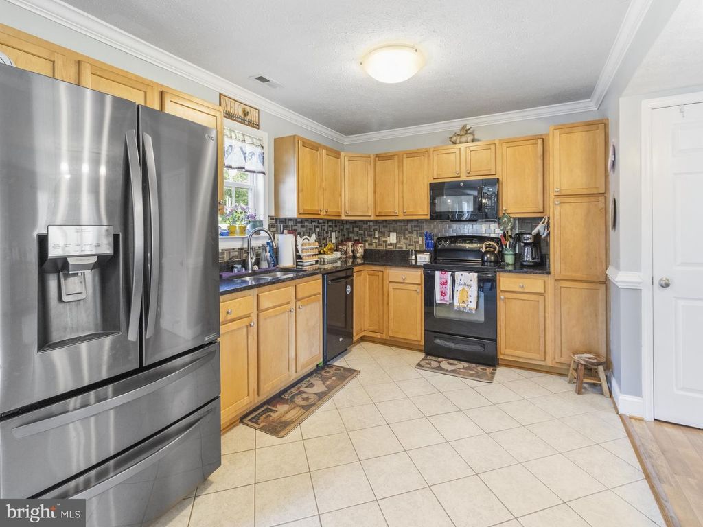 Image 16 of property listing at 43430 BROWNS LN, Leonardtown, MD 20650