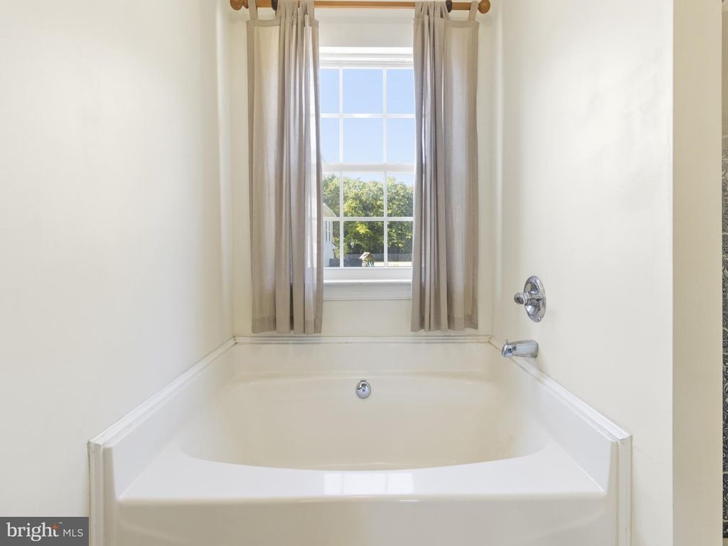 Image 27 of property listing at 43430 BROWNS LN, Leonardtown, MD 20650