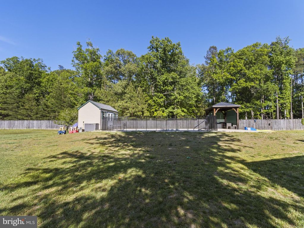 Image 60 of property listing at 43430 BROWNS LN, Leonardtown, MD 20650