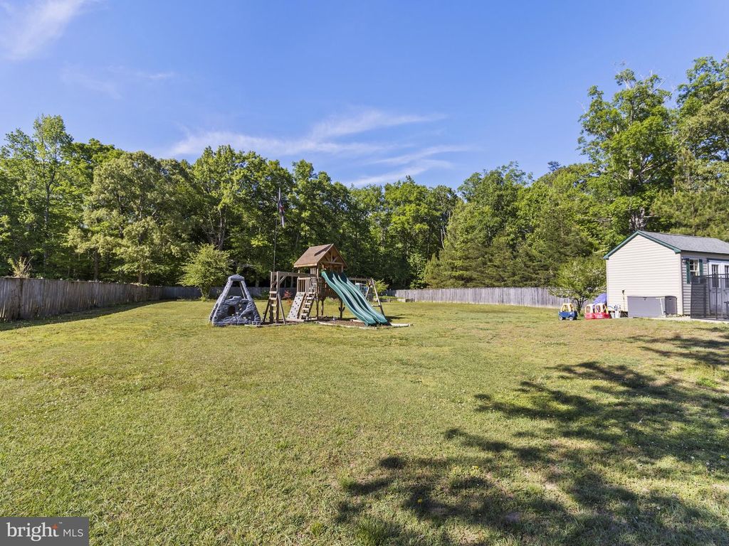 Image 61 of property listing at 43430 BROWNS LN, Leonardtown, MD 20650