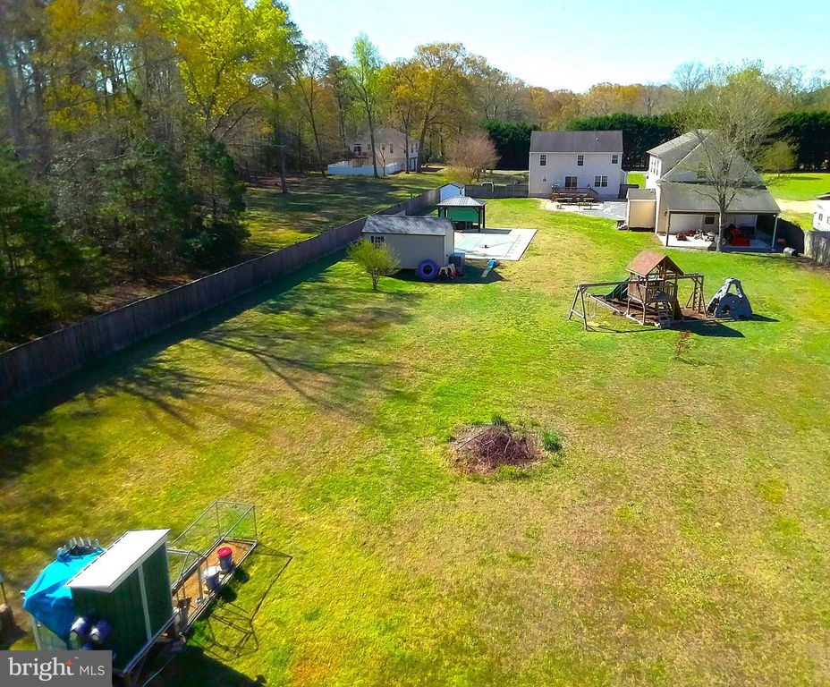 Image 7 of property listing at 43430 BROWNS LN, Leonardtown, MD 20650