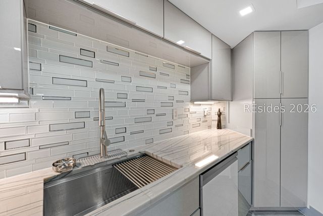 7 Shelter Cove Ln Apt 7549, Hilton Head Island, SC 29928