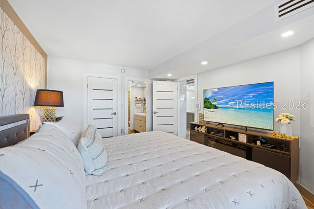 7 Shelter Cove Ln Apt 7549, Hilton Head Island, SC 29928