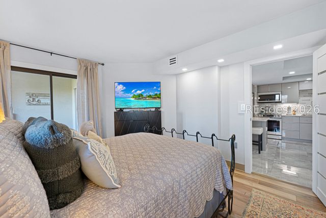 7 Shelter Cove Ln Apt 7549, Hilton Head Island, SC 29928