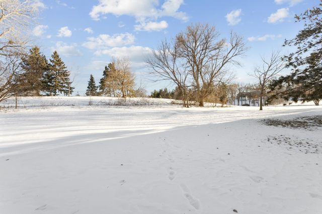 4670 Ridge Cliff Drive, Eagan, MN 55122