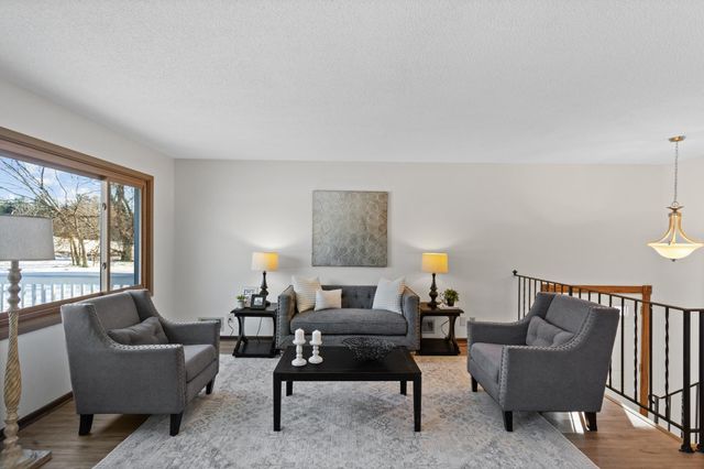 4670 Ridge Cliff Drive, Eagan, MN 55122