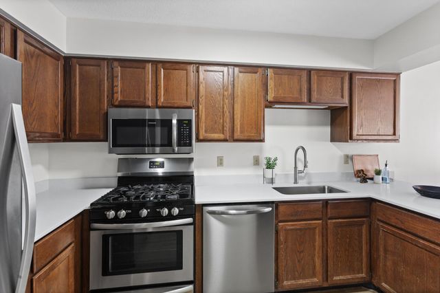 4670 Ridge Cliff Drive, Eagan, MN 55122