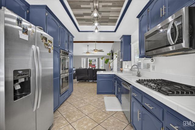 5808 Spring Blossom Street, Bakersfield, CA 93313