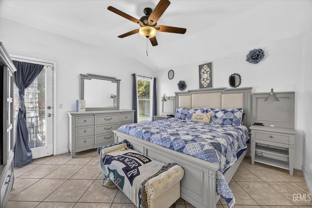 5808 Spring Blossom Street, Bakersfield, CA 93313