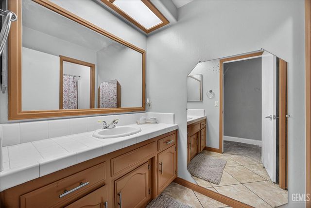 5808 Spring Blossom Street, Bakersfield, CA 93313