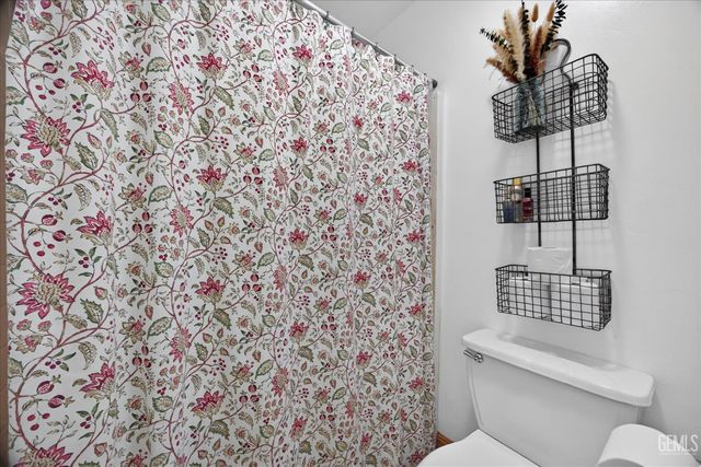 5808 Spring Blossom Street, Bakersfield, CA 93313