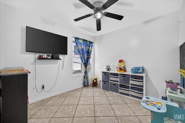 5808 Spring Blossom Street, Bakersfield, CA 93313