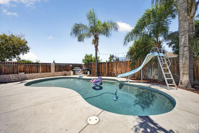 5808 Spring Blossom Street, Bakersfield, CA 93313