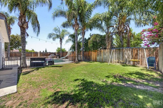 5808 Spring Blossom Street, Bakersfield, CA 93313
