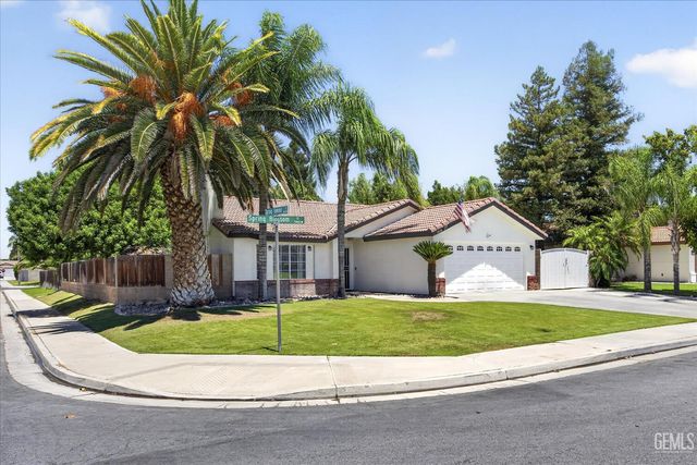 5808 Spring Blossom Street, Bakersfield, CA 93313