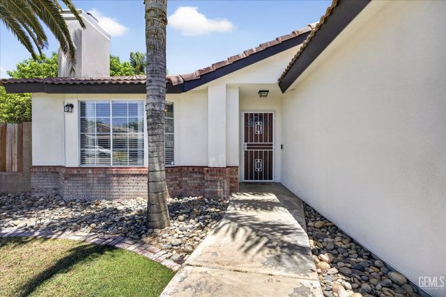 5808 Spring Blossom Street, Bakersfield, CA 93313