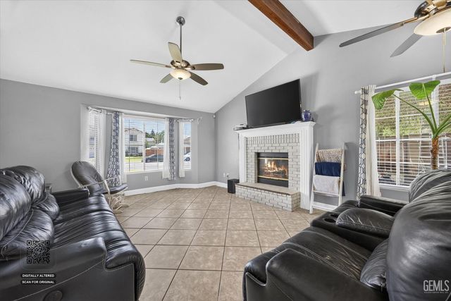 5808 Spring Blossom Street, Bakersfield, CA 93313