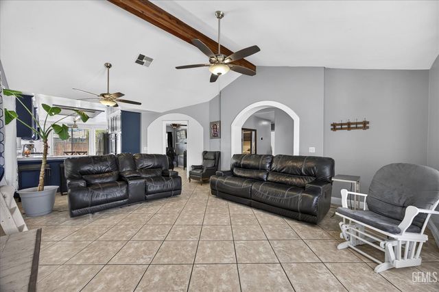 5808 Spring Blossom Street, Bakersfield, CA 93313
