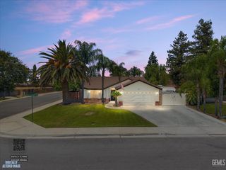5808 Spring Blossom Street, Bakersfield, CA 93313