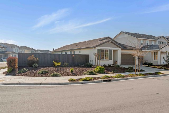 976 Garzas St, Lathrop, CA 95330