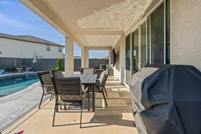 976 Garzas St, Lathrop, CA 95330