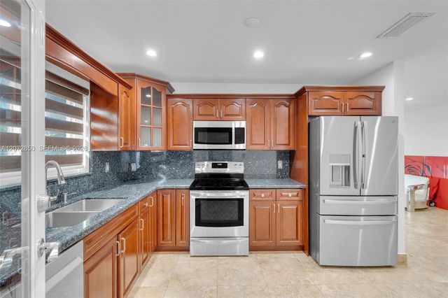 5330 SW 7th Street, Miami, FL 33134