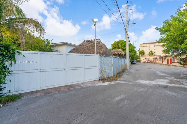 5330 SW 7th Street, Miami, FL 33134