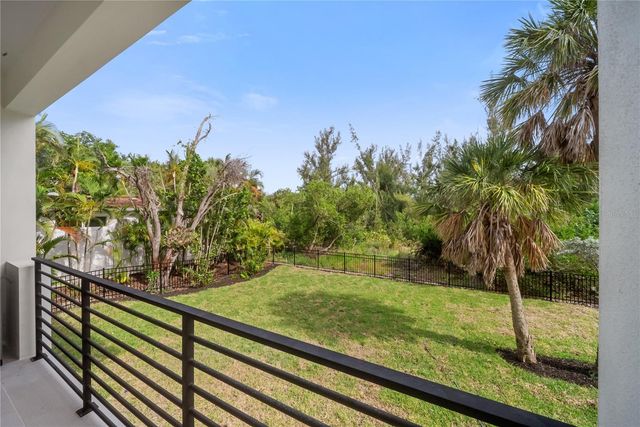 626 BUTTONWOOD DRIVE, Longboat Key, FL 34228